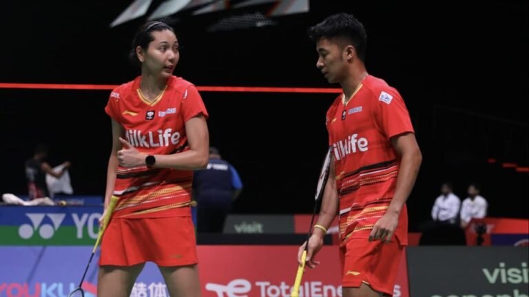 Pasangan Dejan Ferdinansyah/Gloria Emanuelle Widjaja. (Foto: Twitter/@INABadminton)