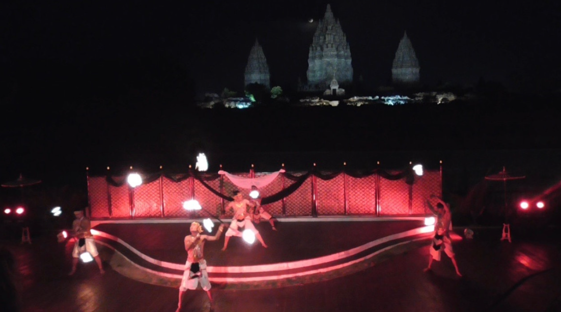 Pertunjukan Shinta Obong Fire Dance