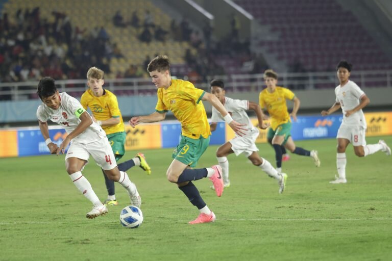 Berjuang Dengan 10 Pemain, Indonesia Kalah 3-5 Dari Australia di Piala AFF U-16 2024. Sumber Gambar : RRI