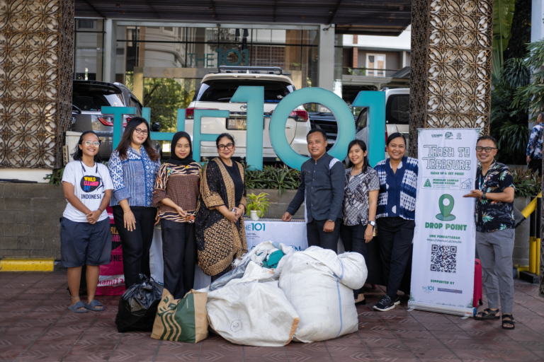 THE 1O1 Yogyakarta Tugu Gelar Aksi Untuk Lingkungan