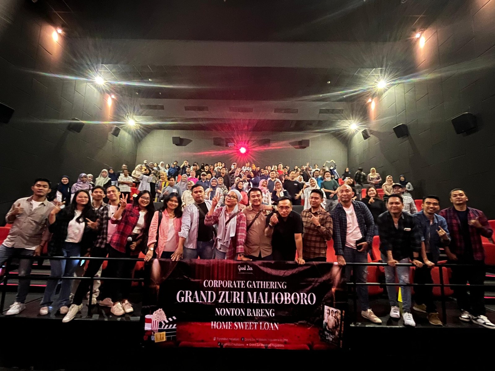 Grand Zuri Gelar Acara Nonton Bareng Film "Home Sweet Loan" di CGV Pakuwon Mall