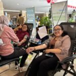 The Alana Yogyakarta Gelar Donor Darah 2025 untuk Peringati HUT RI Ke-80 Above: Donor darah di area Le Papito Coffee, Pastry & Eatery