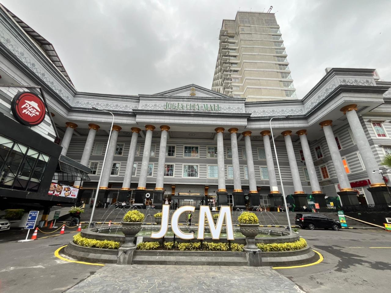 KESERUAN JOGJA CITY MALL PADA BULAN DESEMBER INI